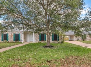 3812 Stillmeadow Dr, Bryan, TX 77802