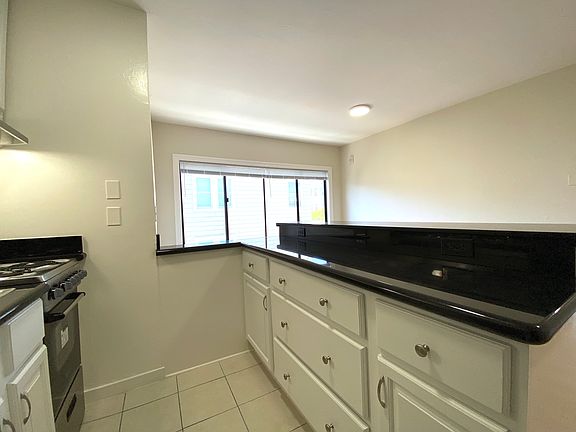 2nd image of 200 Guerrero St #402