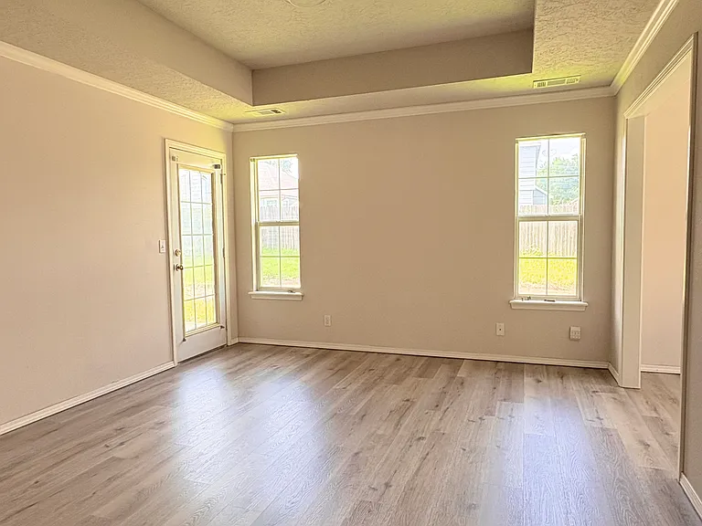 928 W Quincy St — Photo 6