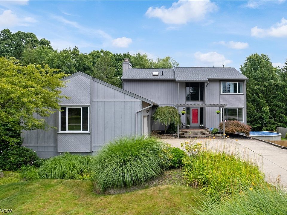 1st image of 537 Beaverbrook Dr