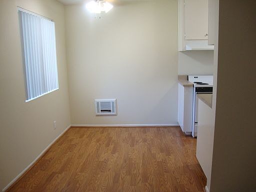 3rd image of 18355 Collins St APT 122