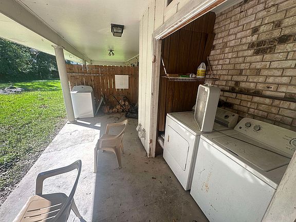 5th image of 206 Albert St