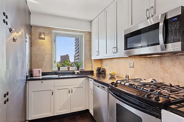 Sold by Compass | media 2