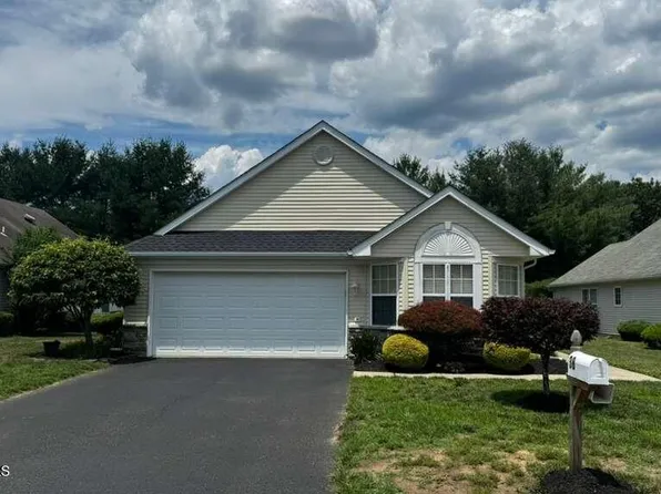 38 Morning Glory Lane, Lakewood, NJ 08701