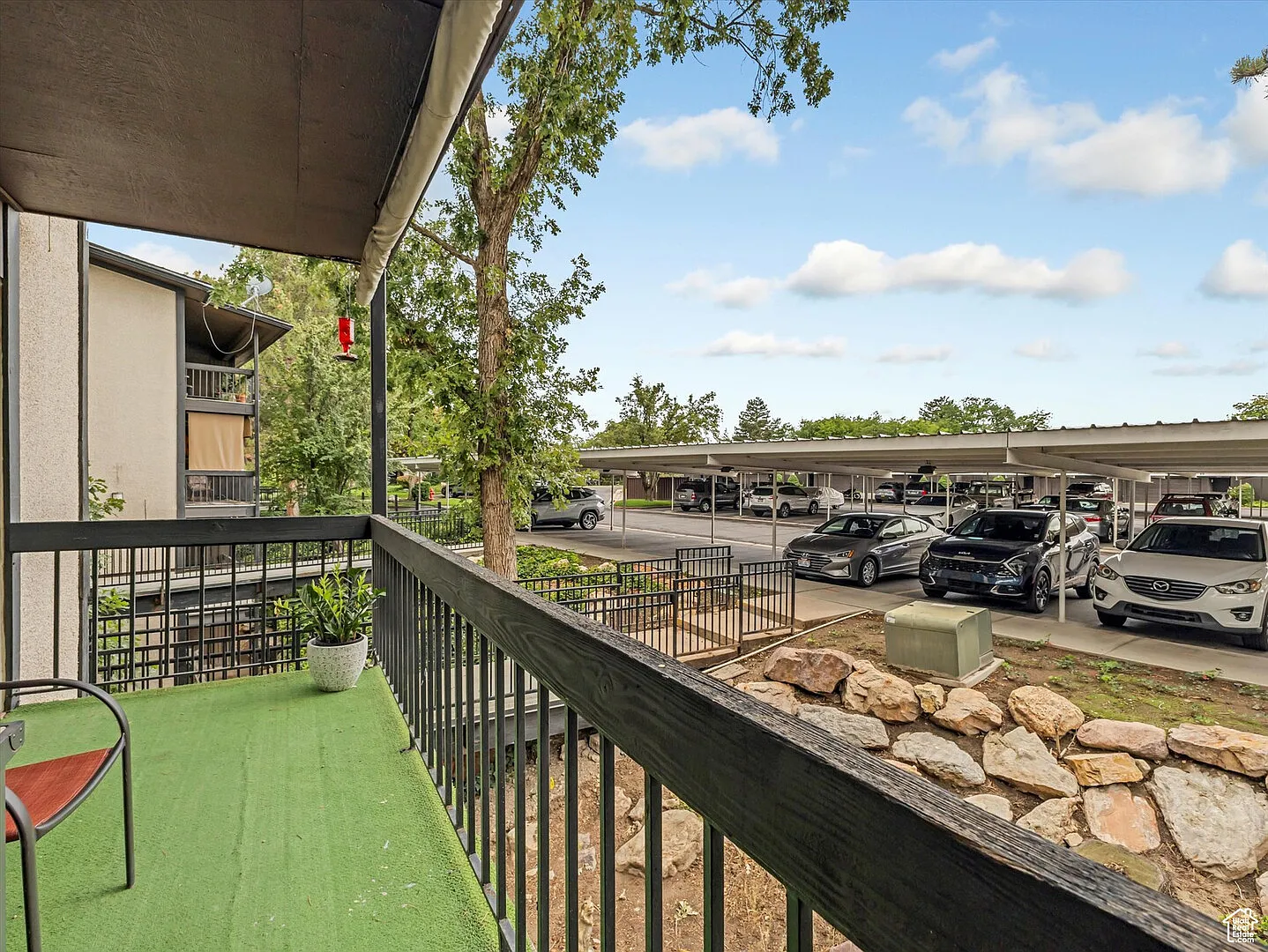 Bright, large condo with easy access to canyons and outdoor activities — Photo 3