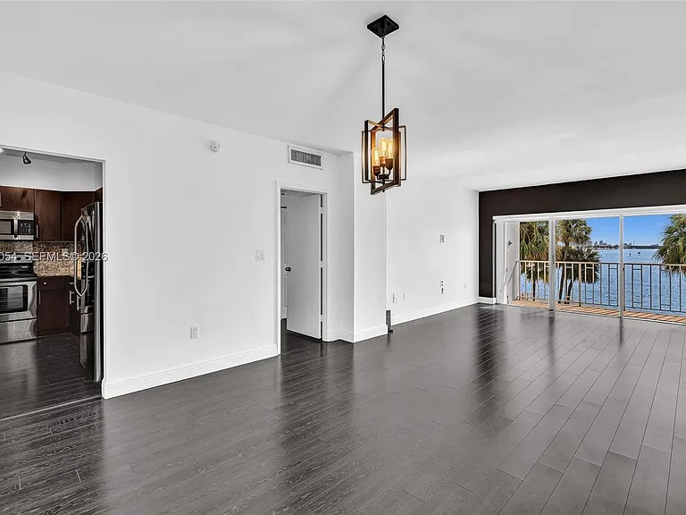 500 Bayview Dr #228 — Photo 7