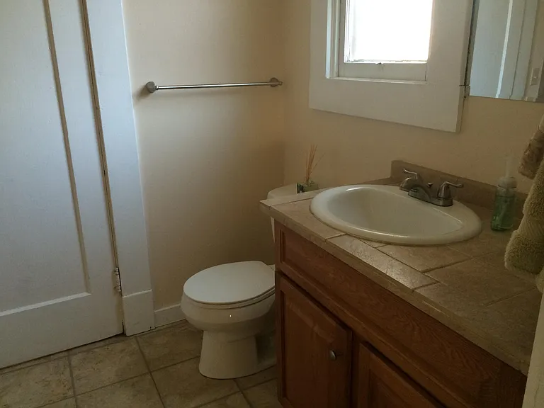 112 NW 8th St #101 — Photo 11