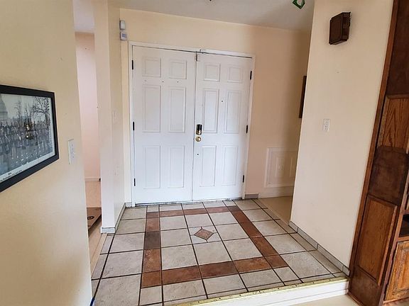 3rd image of 1046 Pepperwood Dr