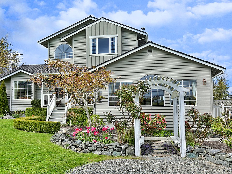 Water View Country Elegance