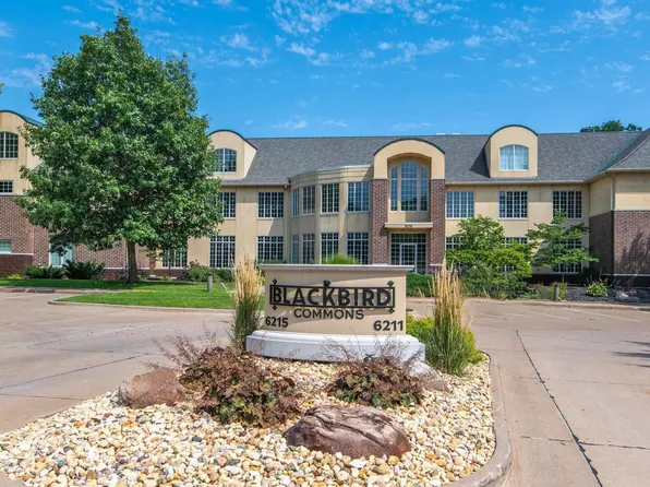 6215 Utica Ridge Rd Unit 101, Davenport, IA 52807