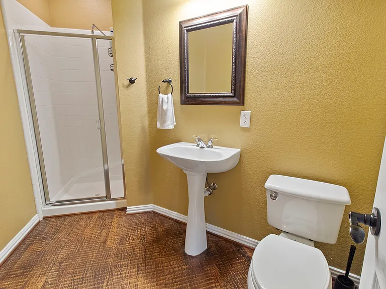 3705 Glenshannon Ln — Photo 9