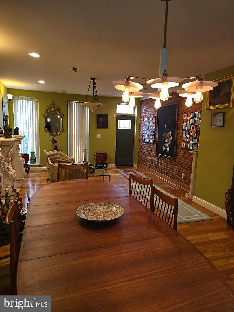 3 bed, 3.5 bath, 3734 sqft, $3,500 — Photo 4