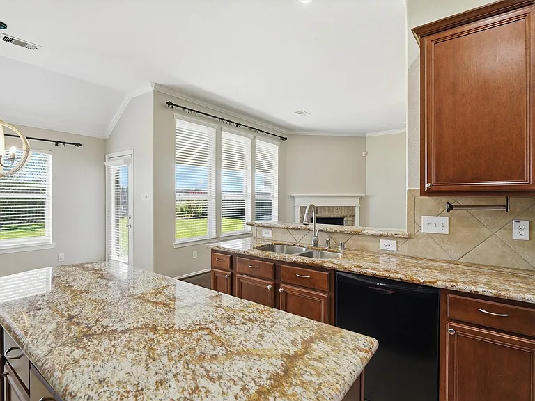 2506 Barton Springs St — Photo 10