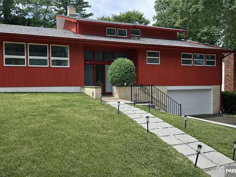 608 Ogden Ave — Photo 1