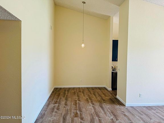 4th image of 814 S Langley Ave Unit 203