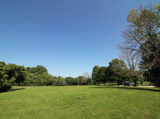30W247 Dean Ct, Wayne, IL