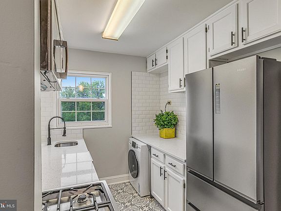 3rd image of 2239 Farrington Ave #5-304