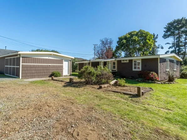 990 Eucalyptus Rd, McKinleyville, CA 95519
