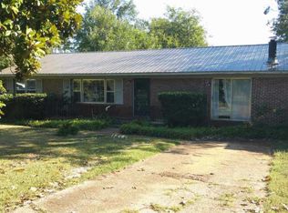 803 Country Club Rd, Sylacauga, AL 35150