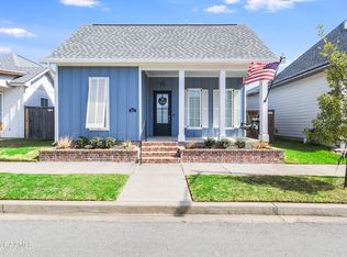 301 Keelingwood Ln, Lafayette, LA 70507