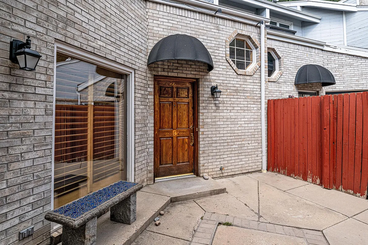 Building Photo - 541 Monroe St #B