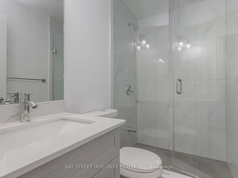 459 Palmerston Blvd #LOWER — Photo 17