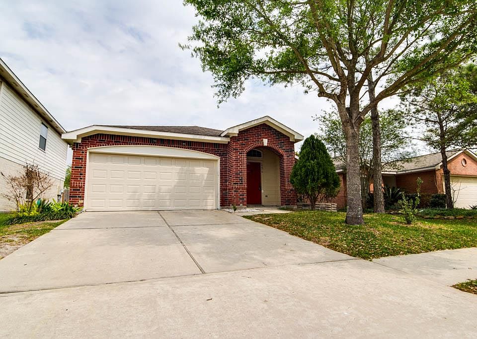 1st image of 15614 Ashbournne Springs Ln