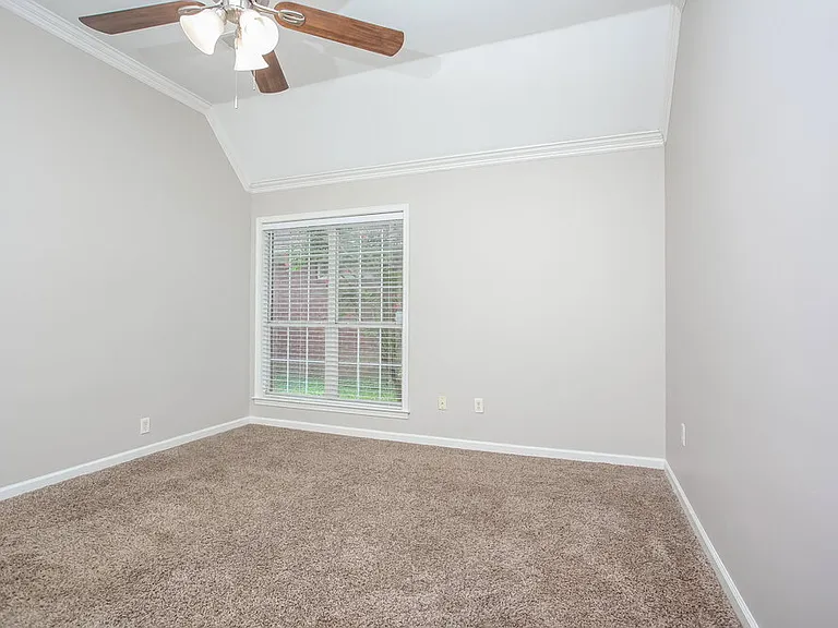 6906 Greyhawk Cv N — Photo 10