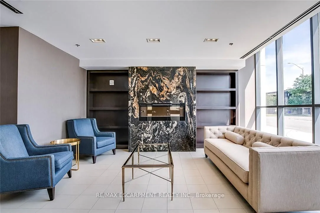 2 bed, $2,100 — Photo 3