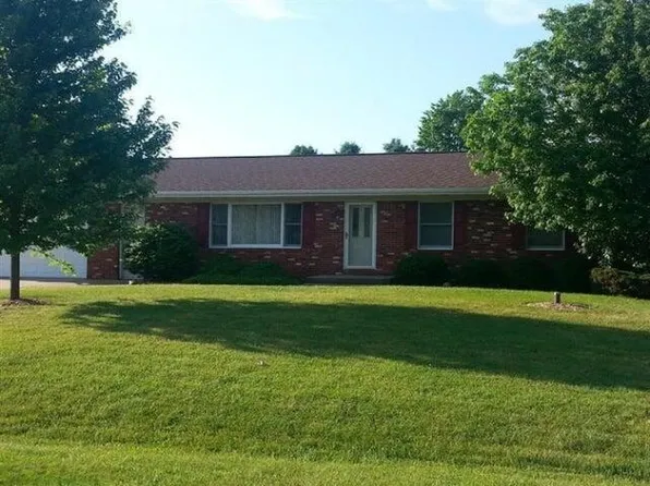 138 Holiday Dr, Ionia, MI 48846