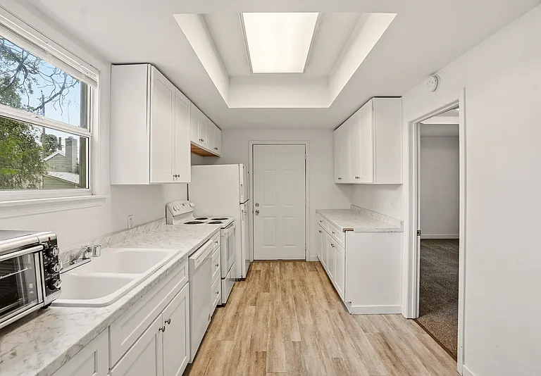 314 E Ermina Ave — Photo 12