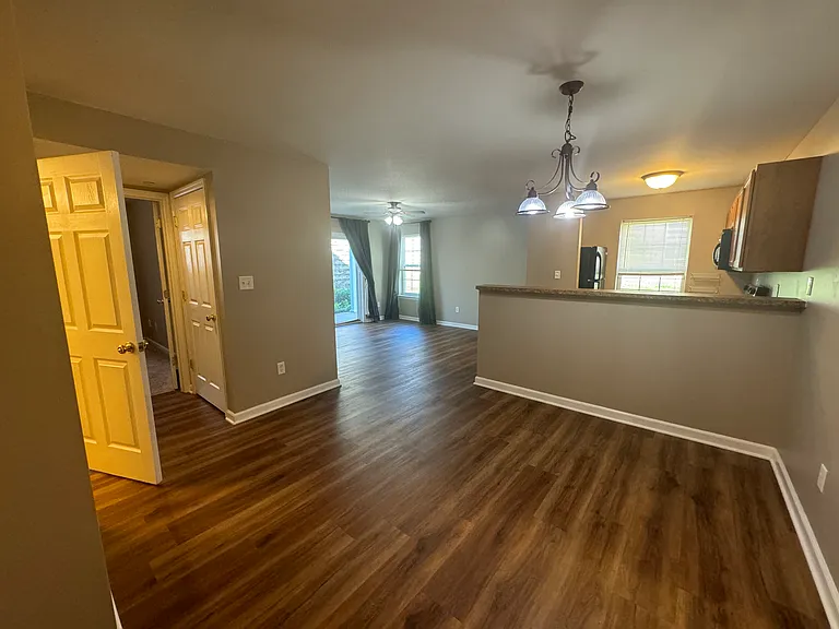 15102 Spring Creek Ln — Photo 9