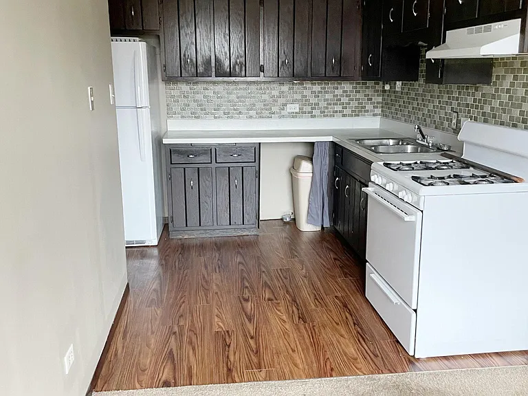 10505 Parkside Ave #2F — Photo 5