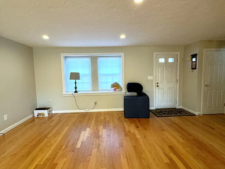 399 Pond St #B6 — Photo 9