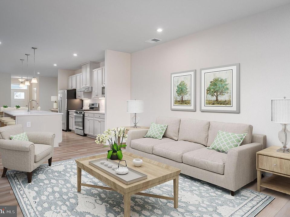 1st image of 20033 Rosebank Way