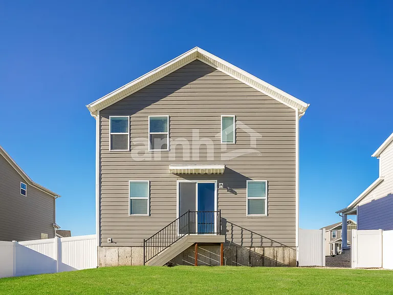 1322 W Mahogany St — Photo 25