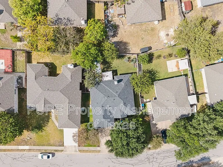 2412 Chestnut Path — Photo 27