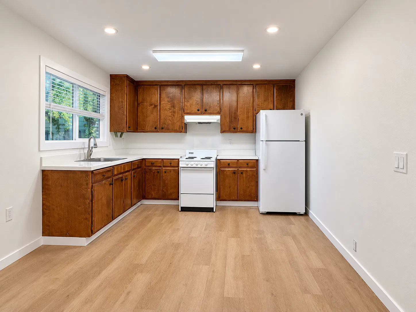2 bed, 1000 sqft, $3,200 — Photo 3