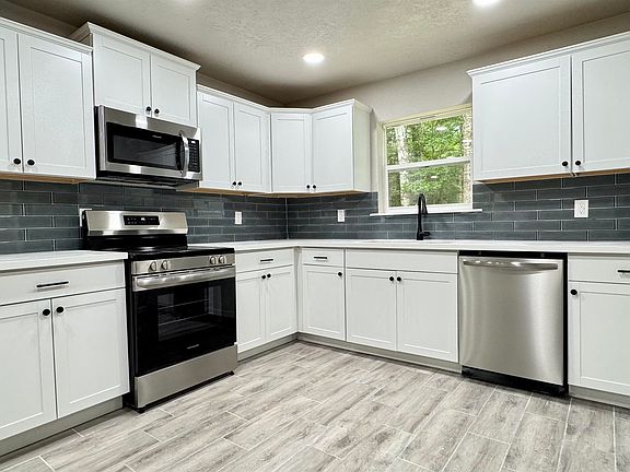 3rd image of 501 E Aspen St
