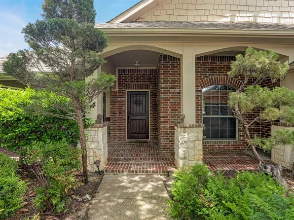 204 Waterfront Dr, McKinney, TX 75071