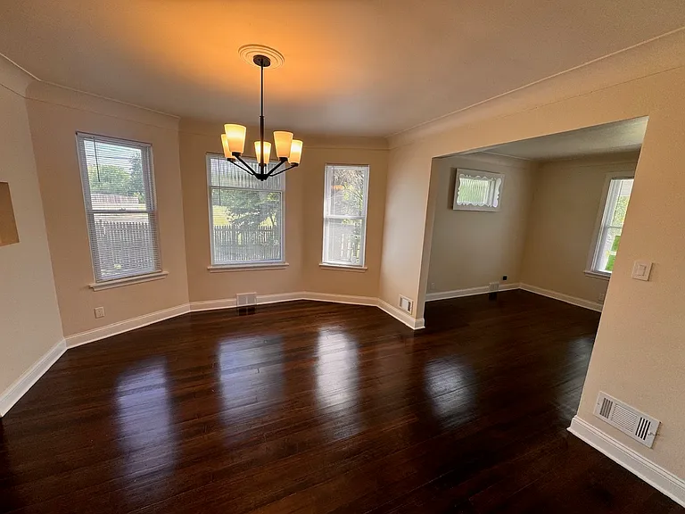 15745 Drexel Ave — Photo 16
