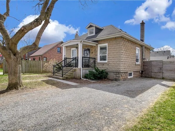 12 Murdoch St, Cambridge, ON N1R 4H4