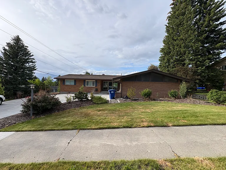 321 E 3 S — Photo 16