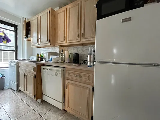 Rented by Green Home NY Realty LLC | media 17