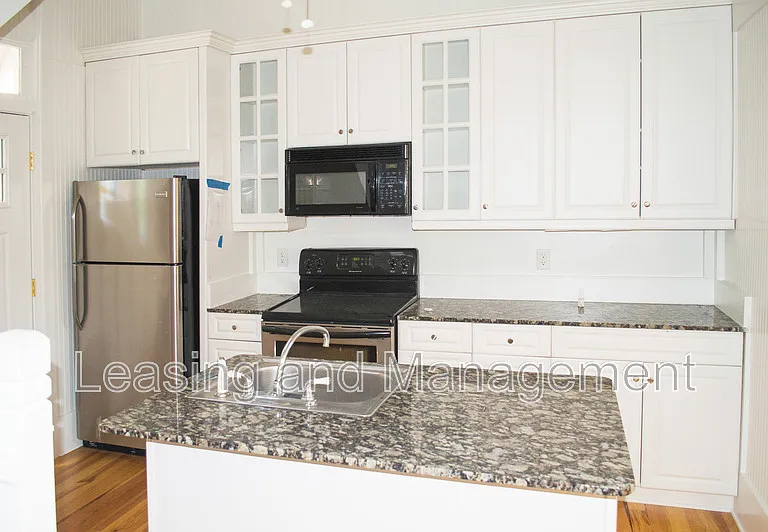 123 Wentworth St #C — Photo 6
