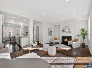 25 Roosevelt Dr, Wood Ridge, NJ 07075