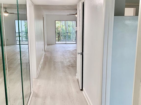 3rd image of 4435 1st St NE Unit 201