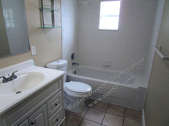 Hall Bathroom 