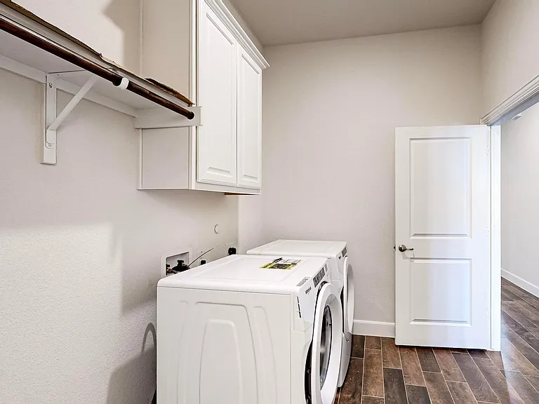9826 Polk St — Photo 21
