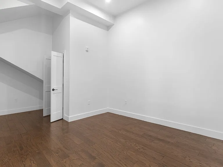 133 Boardman St #1 — Photo 9